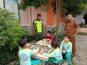 Serda Syamsudin Dampingi Pembagian Makan Bergizi Gratis di Wilayah Kecamatan Raba Kota Bima