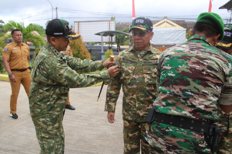 Walikota dan Wakil Walikota Bima Resmi Jadi Warga Kehormatan Kodim 1608/Bima