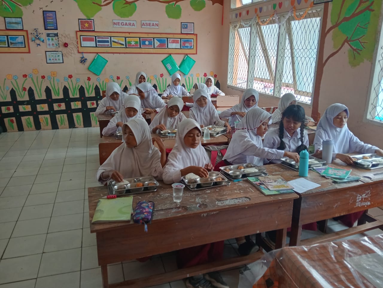 Program SPPG Kodim 1608/Bima Tingkatkan Gizi Ribuan Siswa di Kota Bima