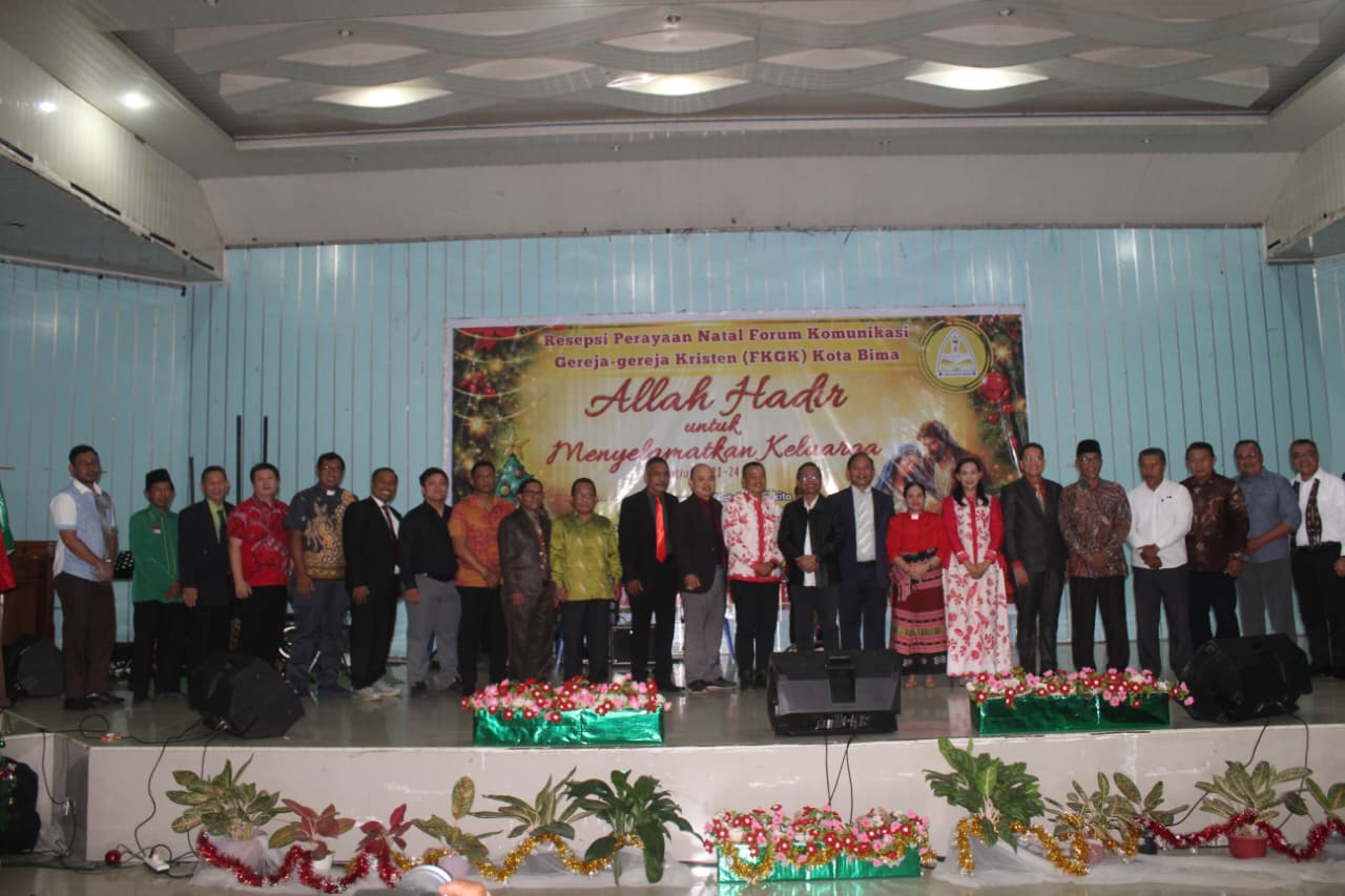 Ratusan Jemaat Hadiri Perayaan Natal FKGK Kota Bima dengan Tema “Allah Hadir untuk Menyelamatkan Keluarga