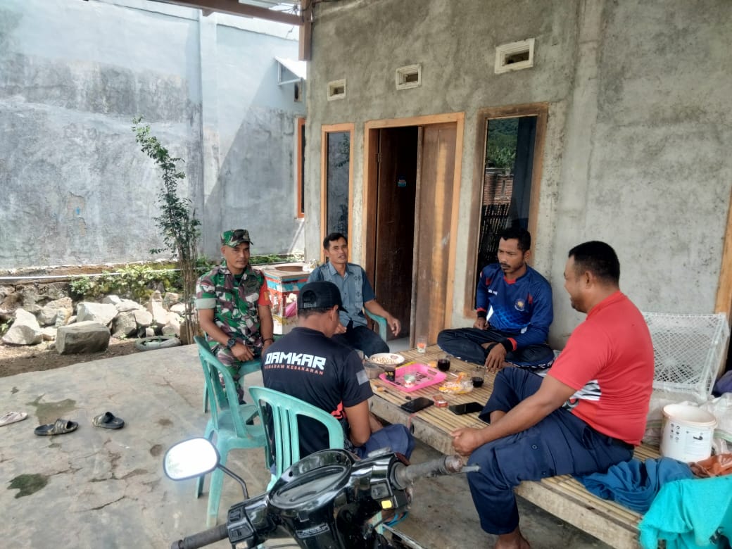 TNI AD Hadir di Tengah Warga, Babinsa Tebo Laksanakan Komsos