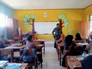 TNI AD Hadir di SDN 3 Jereweh, Dampingi Program Makan Bergizi Gratis