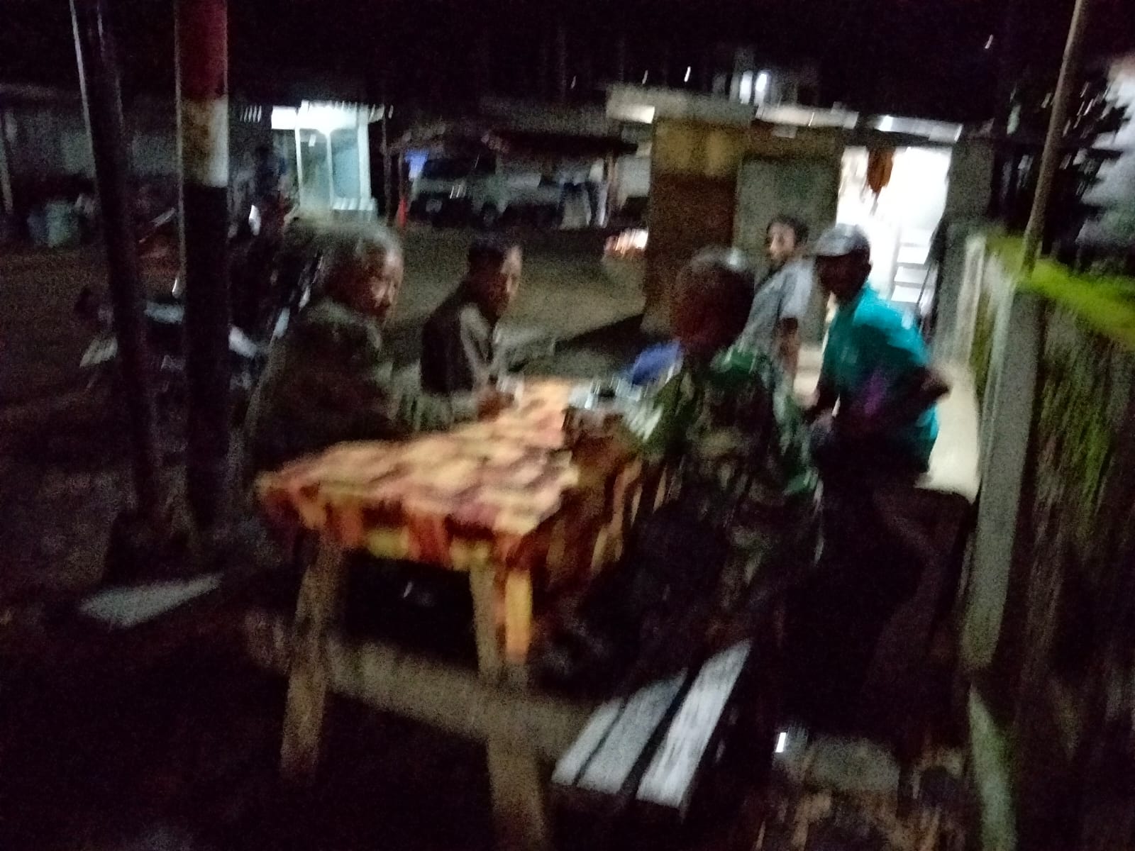 Piket Koramil 1628-02/Sekongkang Intensifkan Patroli Malam Jaga Kamtibmas