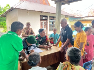 Pelayanan Kesehatan dan Sunat Gratis oleh Satgas Pamtas Yonarhanud 2 Kostrad