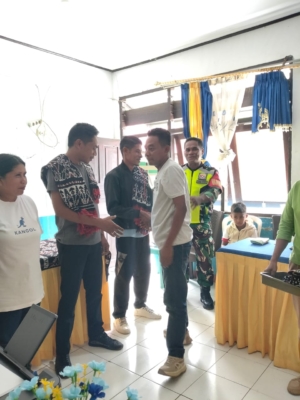 Babinsa Rote Barat Daya Tunjukkan Kepedulian pada Dunia Pendidikan