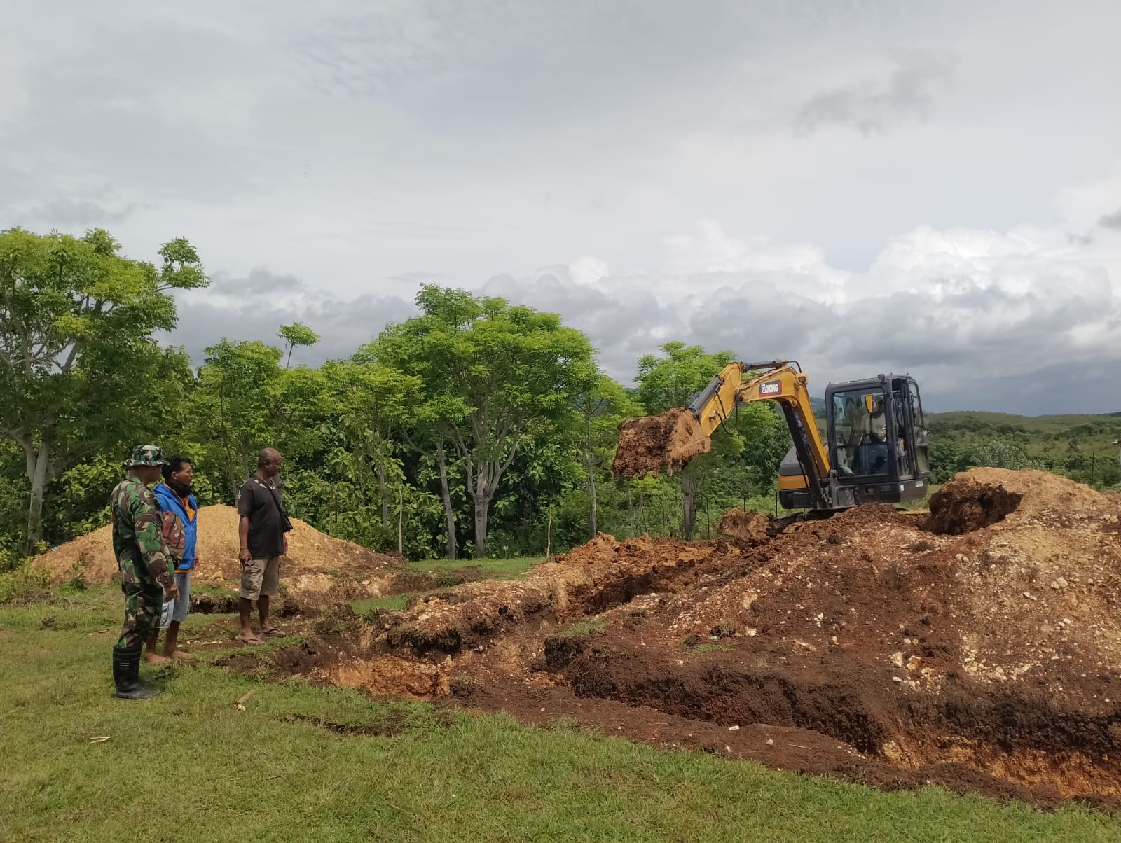 Serka Muslih Lakukan Pemantauan Pembangunan Koperasi Desa Merah Putih di Palamoko