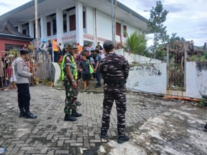 Babinsa Koramil 1602-01/Ende Laksanakan Monitoring dan Pamwil Kapal Darma Rucitra VIII