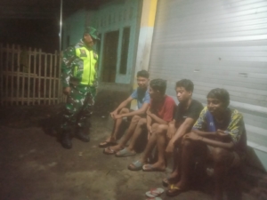 Keamanan Desa Terjaga, Babinsa Gelar Ronda Malam Bersama Masyarakat