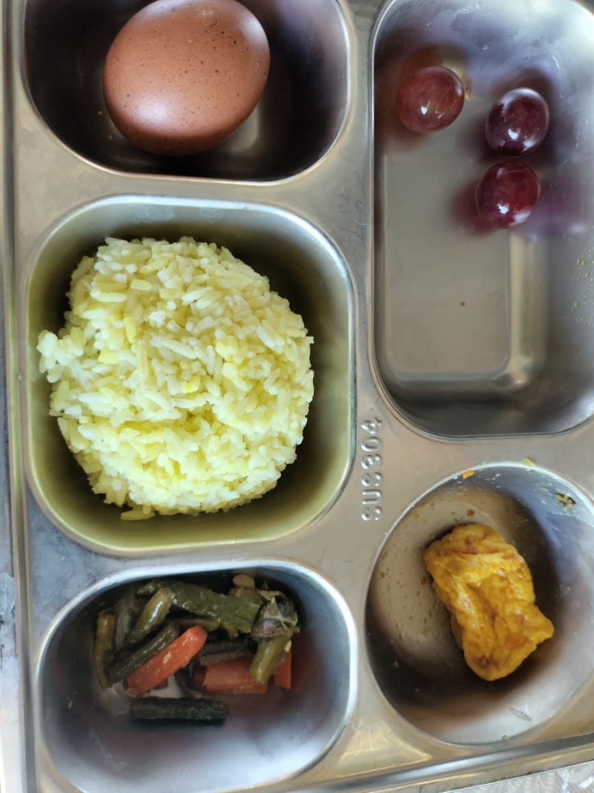 Ribuan Siswa di Pantai Baru Terima Makan Bergizi Gratis, Babinsa Lakukan Pendampingan