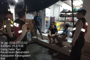 Polsek Bebandem Gelar Blue Light Patrol Antisipasi Gangguan Kamtibmas Dan Bencana Alam