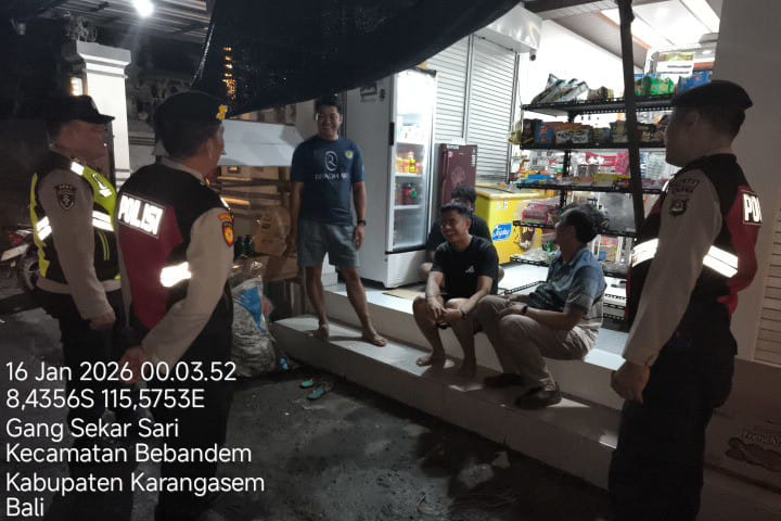 Polsek Bebandem Gelar Blue Light Patrol Antisipasi Gangguan Kamtibmas Dan Bencana Alam