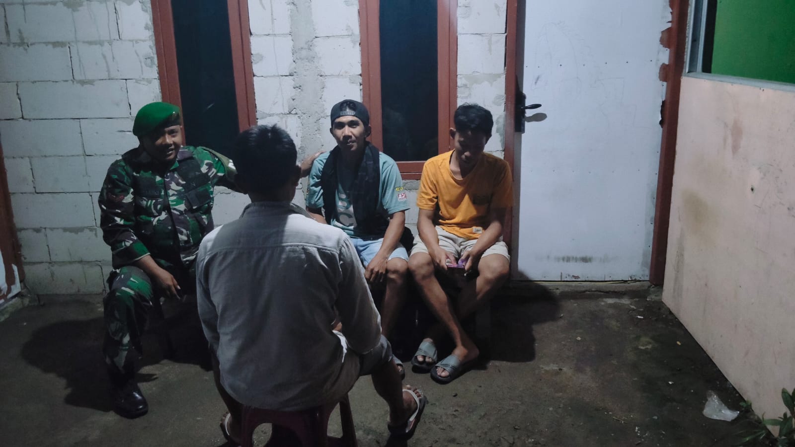 Koramil 1628-02/Sekongkang Tingkatkan Keamanan Lewat Patroli Wilayah Binaan