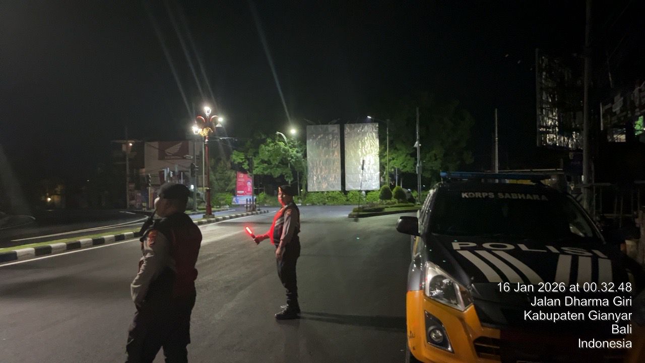 Patroli Terpadu Satsamapta Polres Gianyar Jaga Kondusivitas Wilayah di Dini Hari