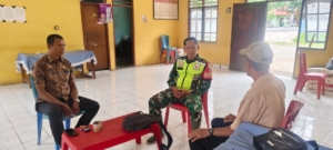 Komsos dan Pamwil Babinsa di Desa Bheramari Meningkatkan Kamtibmas dan Kepercayaan Warga