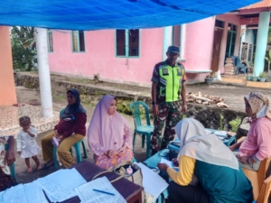 TNI AD Hadir di Tengah Masyarakat, Babinsa Koramil 1602-01/Ende Dukung Program Kesehatan Posyandu