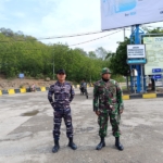 TNI Hadir di Tengah Masyarakat, Pengamanan Pelabuhan Poto Tano Berjalan Lancar