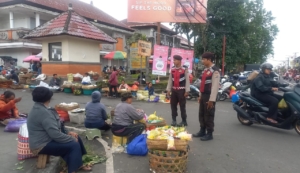 Sat Samapta Polres Bangli Intensifkan Patroli Dialogis di Pasar Kidul, Wujudkan Rasa Aman Masyarakat