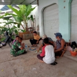 Babinsa Desa Sambelia Perkuat Sinergi dengan Warga Lewat Komsos di Dusun Barito