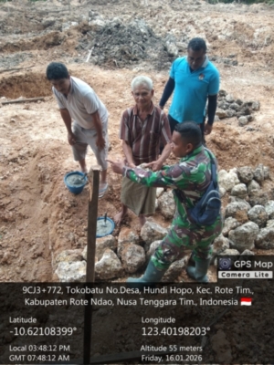 Babinsa Koramil 1627-02 Pantai Baru Kawal Pembangunan KDKMP Hundihopo