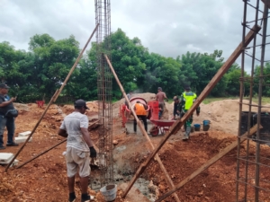 Cegah Penyimpangan, Babinsa Desa Lekunik Monitoring Pekerjaan KDKMP