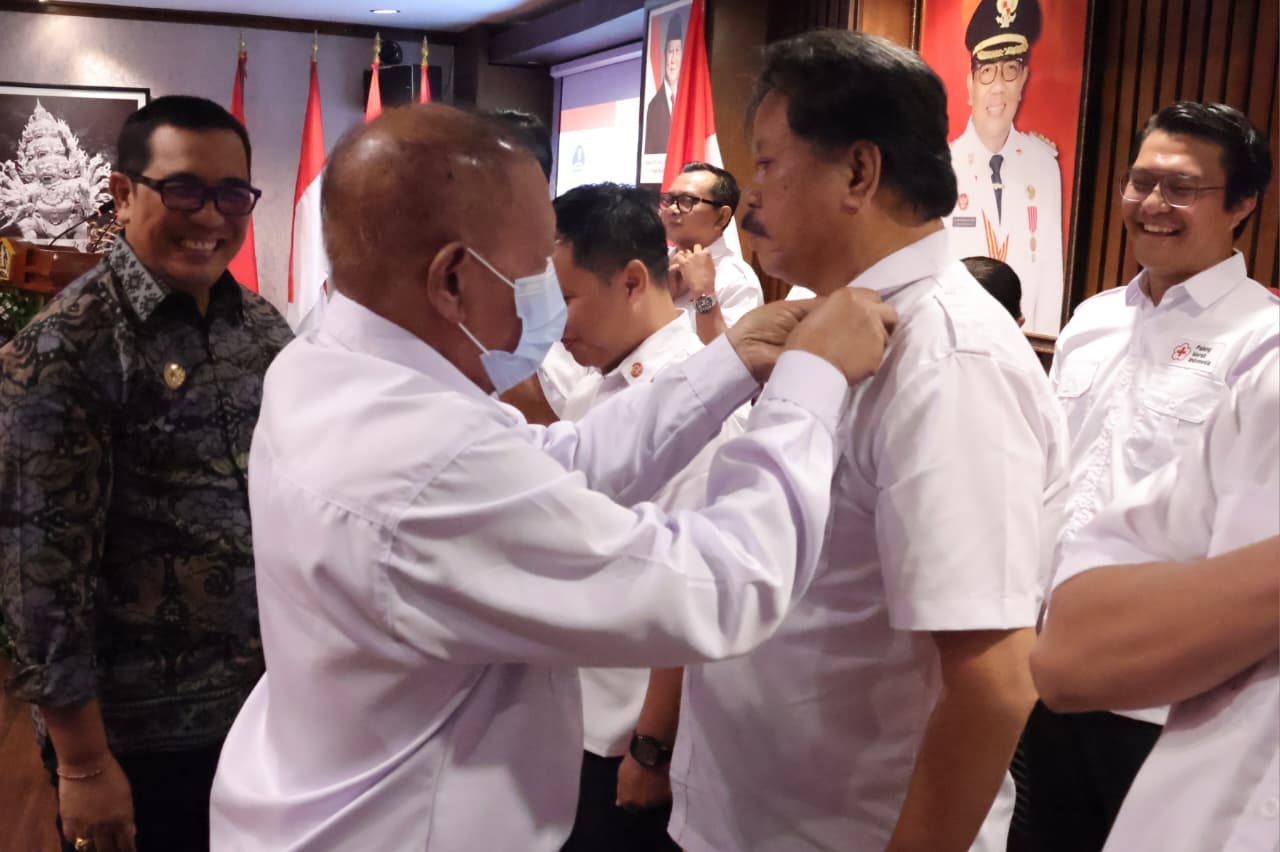 Pelantikan Pengurus PMI Tabanan Dirangkai Peluncuran Inovasi “Si Doras” oleh Bupati