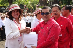 Bupati Tabanan Resmi Lantik 2.923 PPPK Paruh Waktu