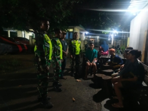 “Sinergi TNI dan Masyarakat Rabadompu Barat Aktifkan Kembali Siskamling Cegah Kejahatan”