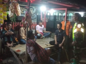 Babinsa Desa Sondo Ajak Warga Aktifkan Pos Kamling Demi Keamanan Lingkungan