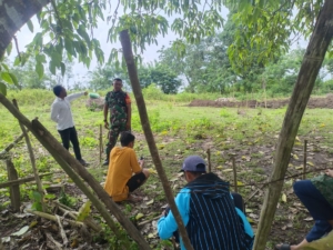 Melalui Komsos, Babinsa Koramil Poto Tano Wujudkan Situasi Desa yang Kondusif