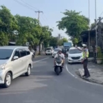 Antisipasi Kepadatan Arus Lalu Lintas, Strong Point Sore Polsek Abiansemal Digelar Di Simpang Rawan