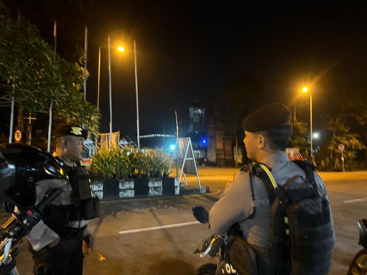 Patroli Biru Sat Samapta Polres Badung Dialogis dengan Warga, Tekan Potensi Kriminalitas Malam Hari