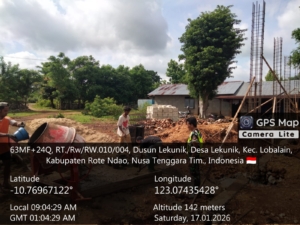 TNI Kawal Pembangunan Desa, Babinsa Pantau Pengecoran Pondasi KDKMP di Lekunik