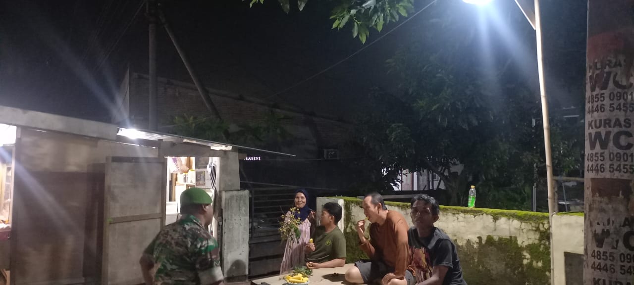 Babinsa Sekongkang Hadir di Tengah Masyarakat, Perkuat Keamanan Wilayah