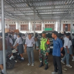 Babinsa TNI Ingatkan Pelajar SMKN 1 Ende Jaga Ketertiban dan Keamanan Sekolah
