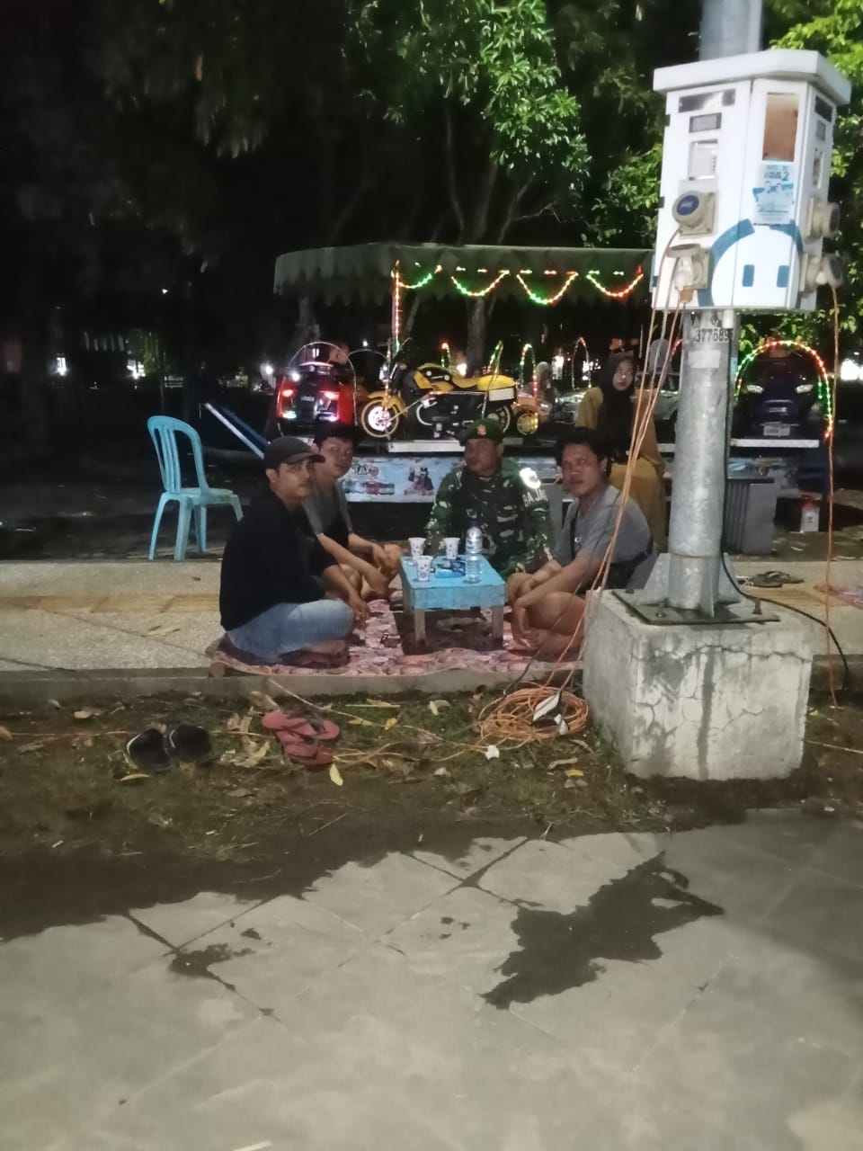 TNI Hadir di Tengah Masyarakat, Koramil 1628-01/Taliwang Intensifkan Patroli Malam