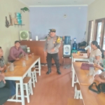 Bhabinkamtibmas Desa Singakerta Binluh KDRT Kepada Ibu – ibu Rumah Tangga