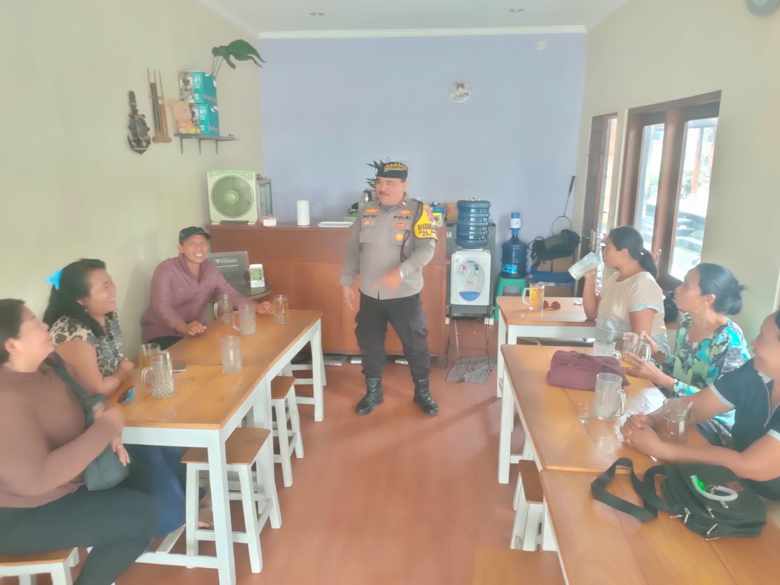 Bhabinkamtibmas Desa Singakerta Binluh KDRT Kepada Ibu – ibu Rumah Tangga