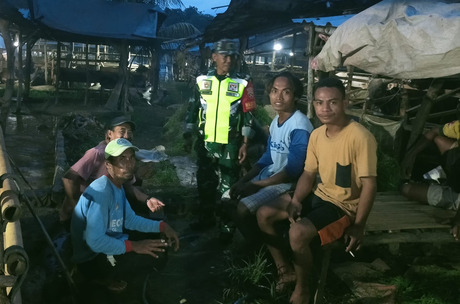 Ronda Malam di Dusun Bontokape Didukung Serka Ibrahim Demi Lingkungan Aman