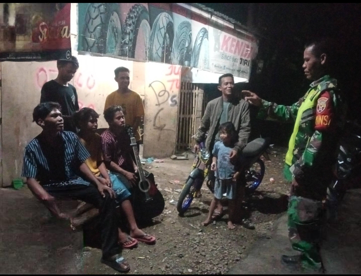 Sertu Sudirman Ajak Jaga Toleransi Antar Umat Beragama di Desa Ntori