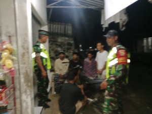 Sinergi Aparat Desa, Tokoh Agama dan Tokoh Pemuda Jalankan Patroli Keamanan Siskamling