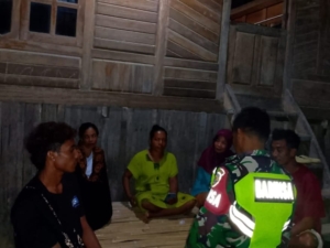 Sinergi Babinsa dan Warga Desa Parado, Monta, Sakuru dan Simpasai Jaga Stabilitas Wilayah