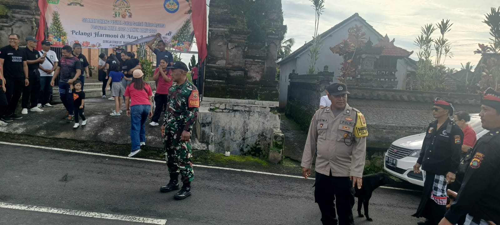 Pengamanan Kegiatan Jalan Santai lintas Agama dalam Rangka Perayaan Natal 2025 dan Tahun Baru 2026
