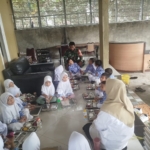 Babinsa Kelurahan Menala Pastikan Program MBG Berjalan Lancar dan Tepat Waktu