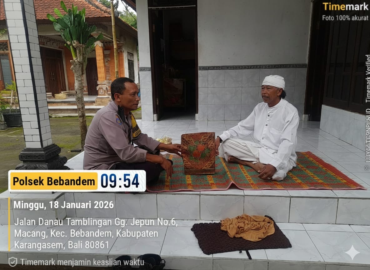 Pererat Silaturahmi Melalui Minggu Kasih, Polsek Bebandem Sambangi Tokoh Agama dan Salurkan Sarana Kontak
