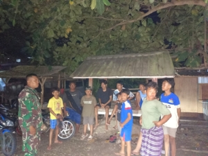 Koramil 1628-04/Poto Tano Siagakan Pengamanan Wilayah Lewat Patroli Rutin
