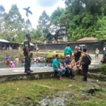 Babinsa Hadir Dukung Kenyamanan Wisata Air Ranget