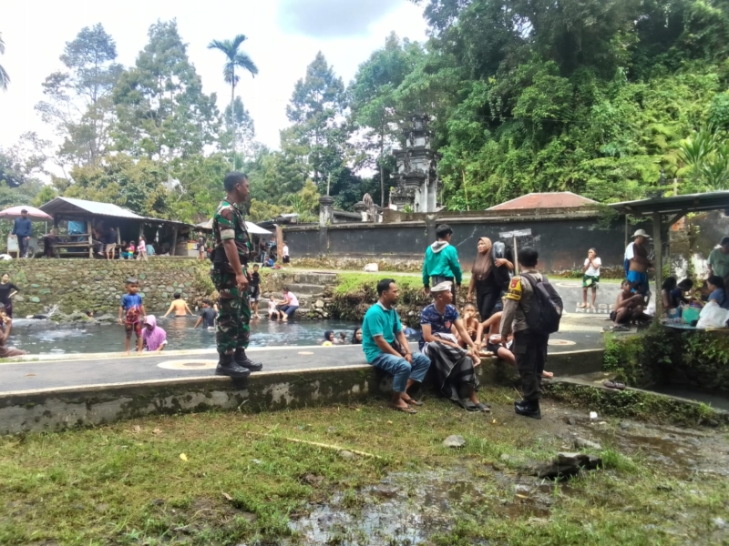 Babinsa Hadir Dukung Kenyamanan Wisata Air Ranget