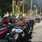 Polsek Dentim Atensi Persembahyangan Hari Raya Siwalatri di Pura Jagatnatha Denpasar