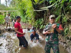 Inovasi Babinsa di Desa Babahan: Budidaya Ikan Air Deras Jadi Pilar Ketahanan Pangan Lokal