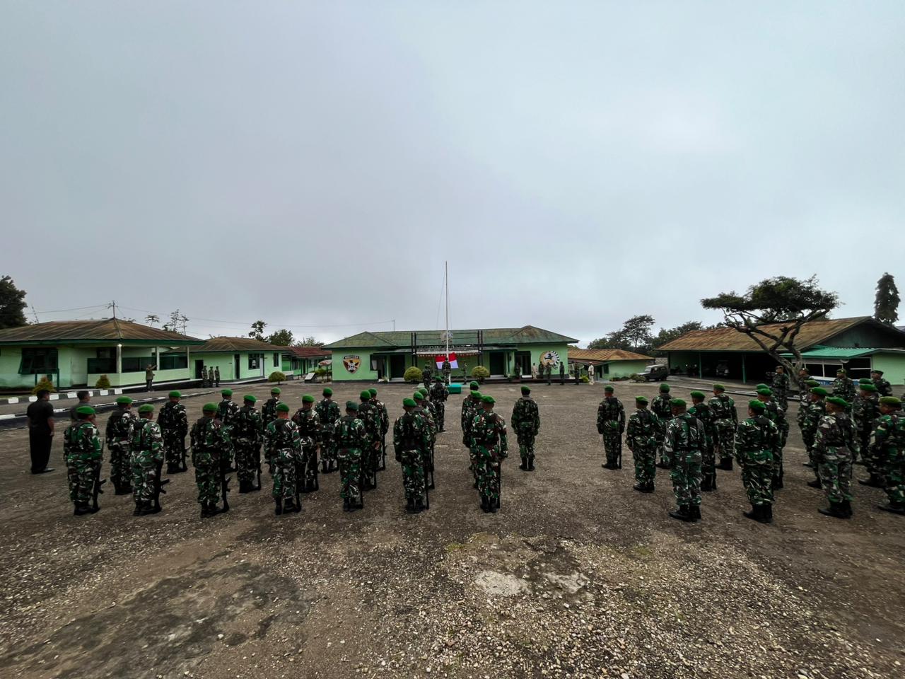 Kodim 1621/TTS Teguhkan Semangat Pengabdian Lewat Upacara Bendera 17an